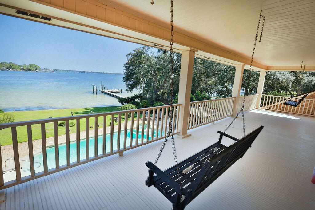 217 NE Yacht Club Drive Fort Walton Beach FL 32548