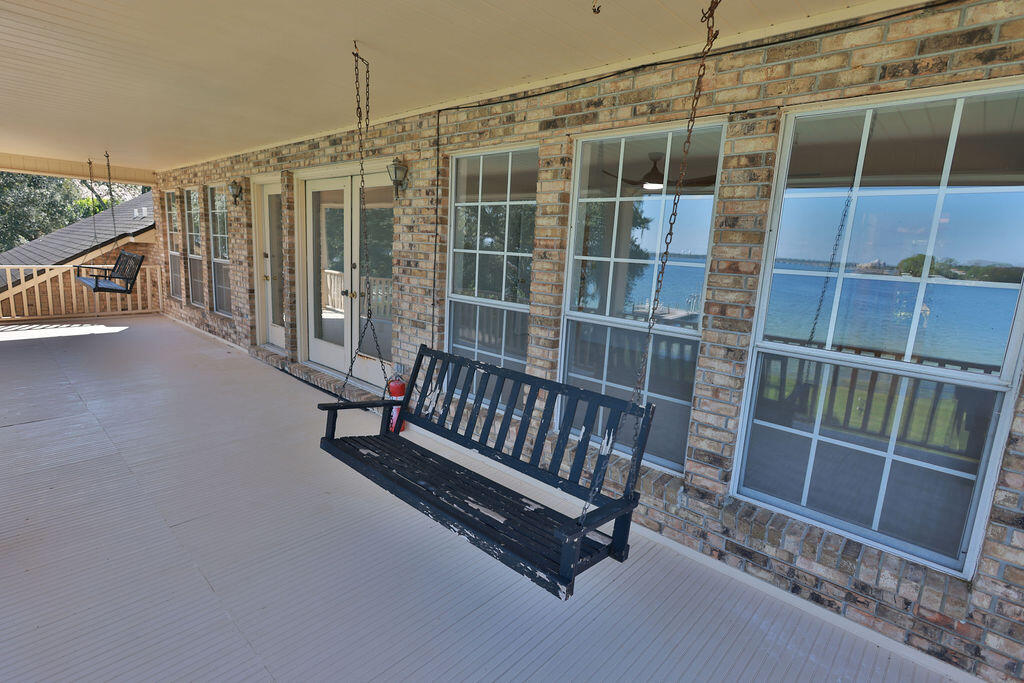 217 NE Yacht Club Drive Fort Walton Beach FL 32548