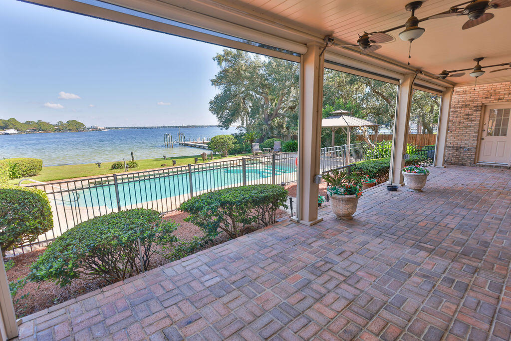 217 NE Yacht Club Drive Fort Walton Beach FL 32548