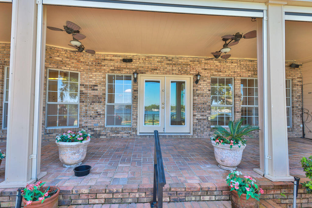 217 NE Yacht Club Drive Fort Walton Beach FL 32548