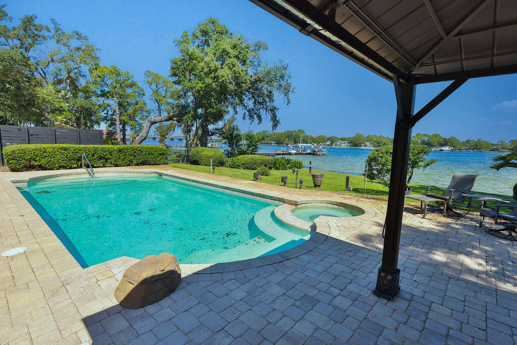 217 NE Yacht Club Drive Fort Walton Beach FL 32548