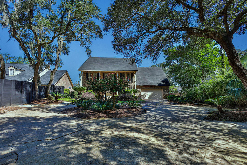 217 NE Yacht Club Drive Fort Walton Beach FL 32548