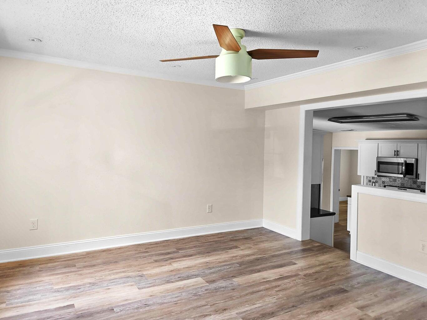 962 N Lloyd Street Crestview FL 32536