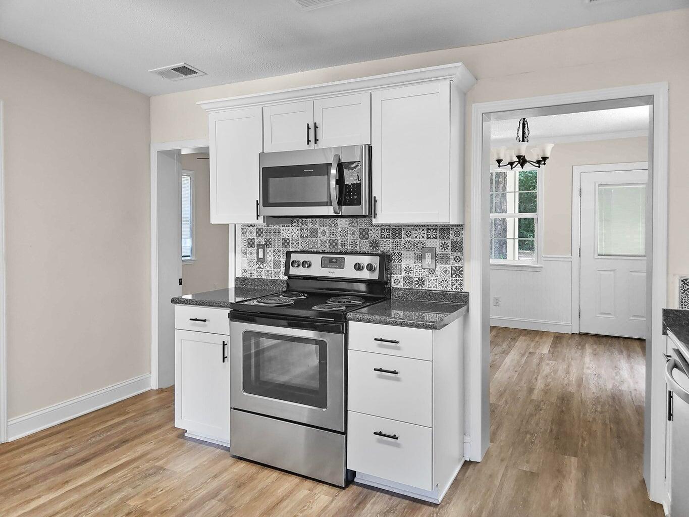 962 N Lloyd Street Crestview FL 32536
