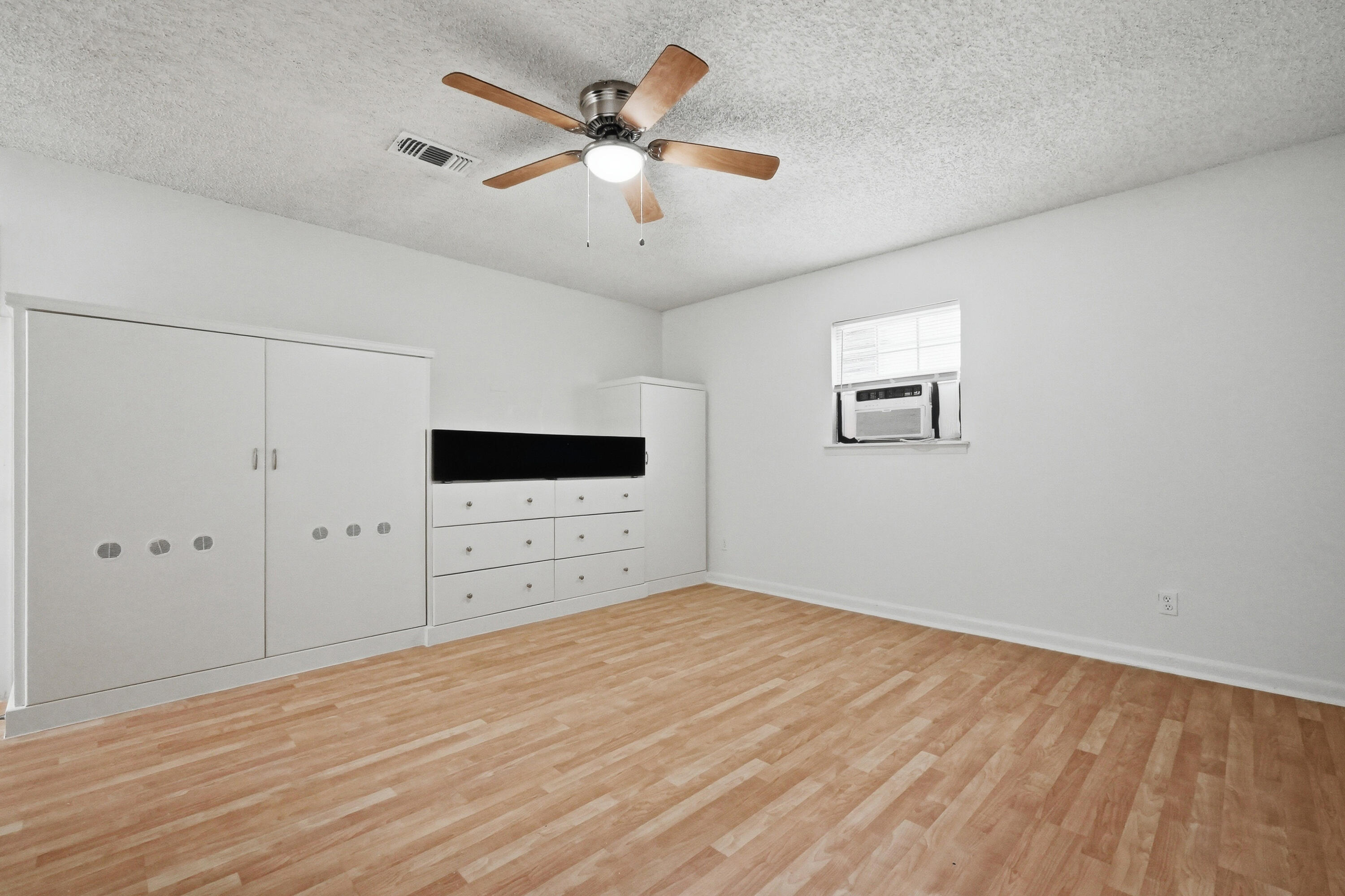 32 Cascabellas Street Mary Esther FL 32569