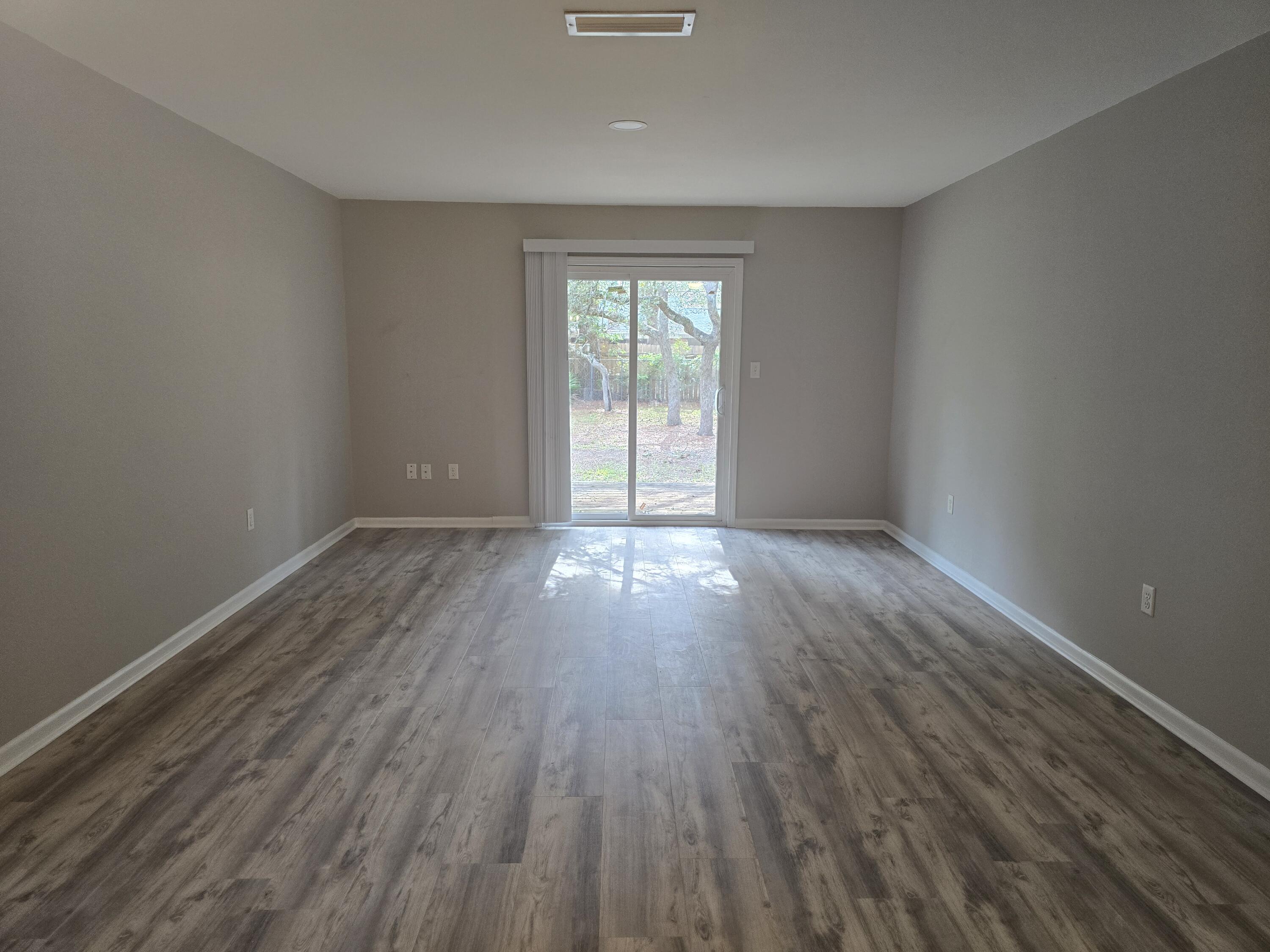 17 7th Street Shalimar FL 32579