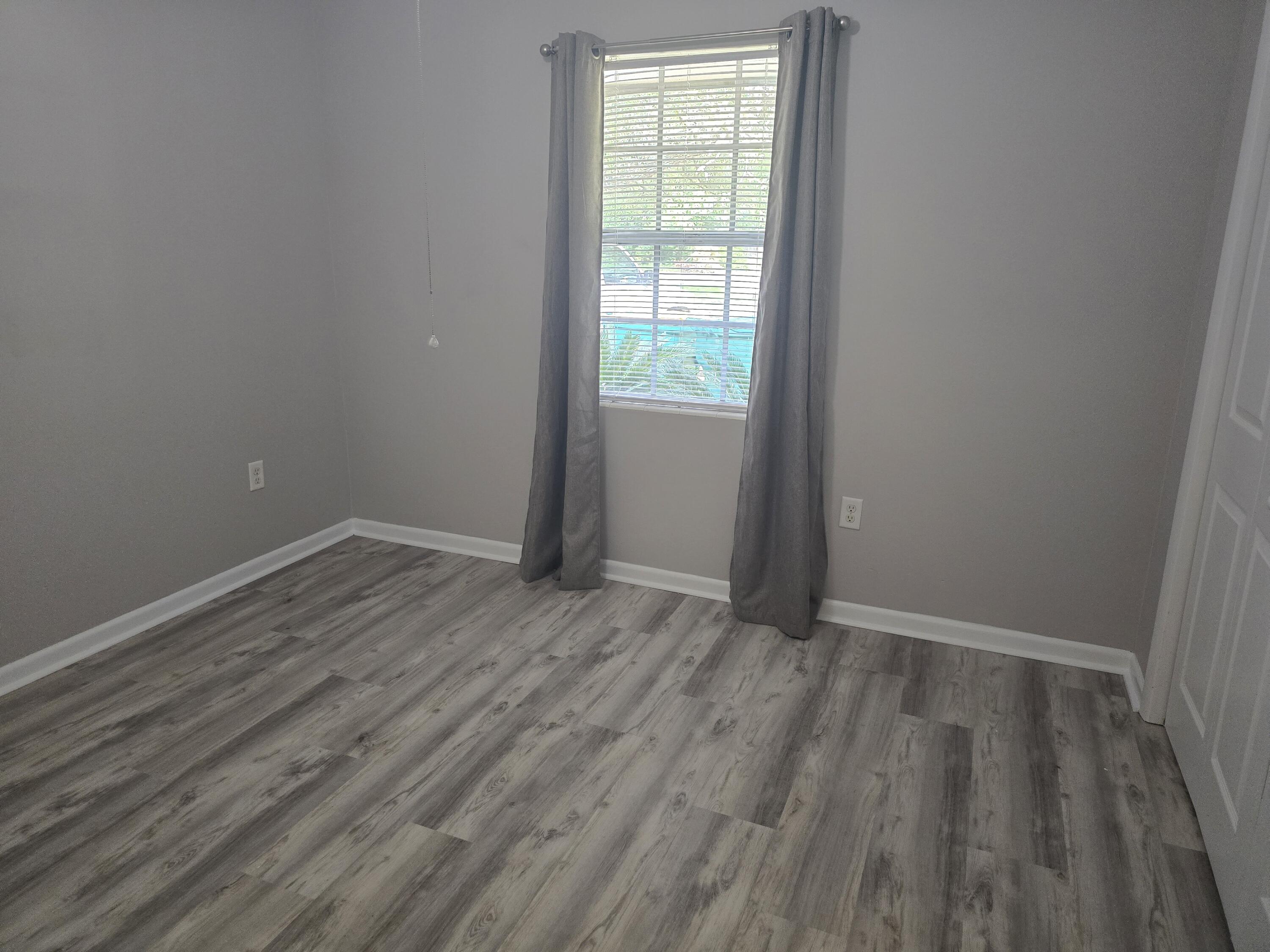 17 7th Street Shalimar FL 32579