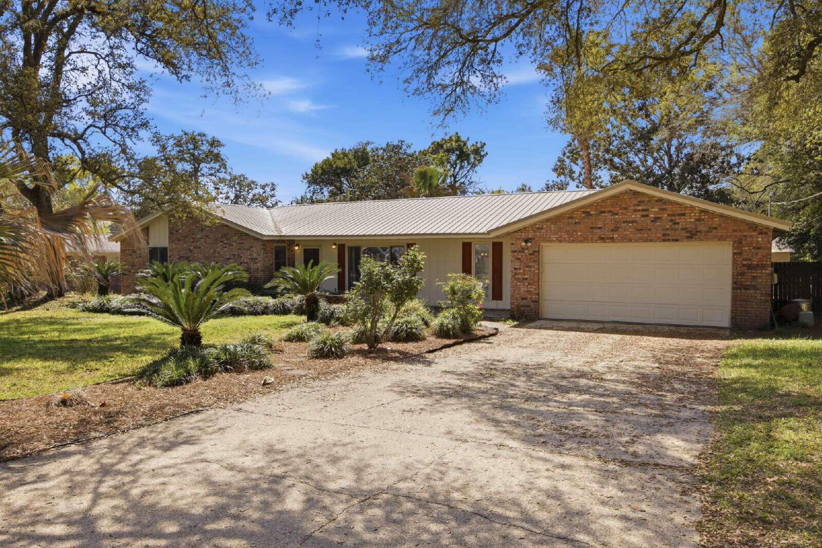 157 Country Club Road Shalimar FL 32579