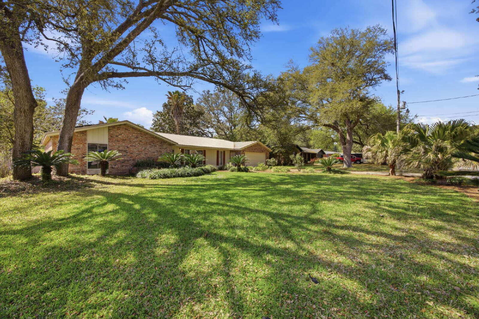 157 Country Club Road Shalimar FL 32579