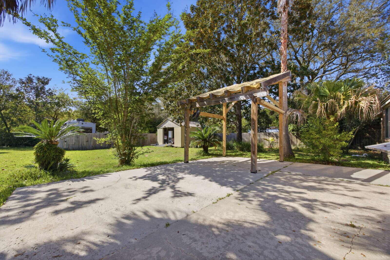 157 Country Club Road Shalimar FL 32579