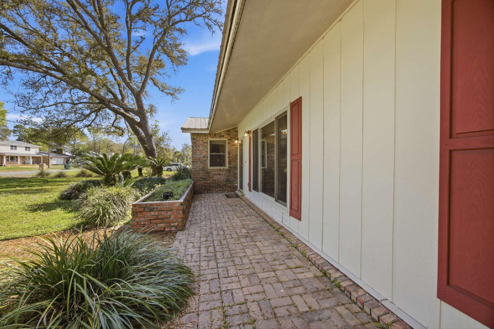 157 Country Club Road Shalimar FL 32579