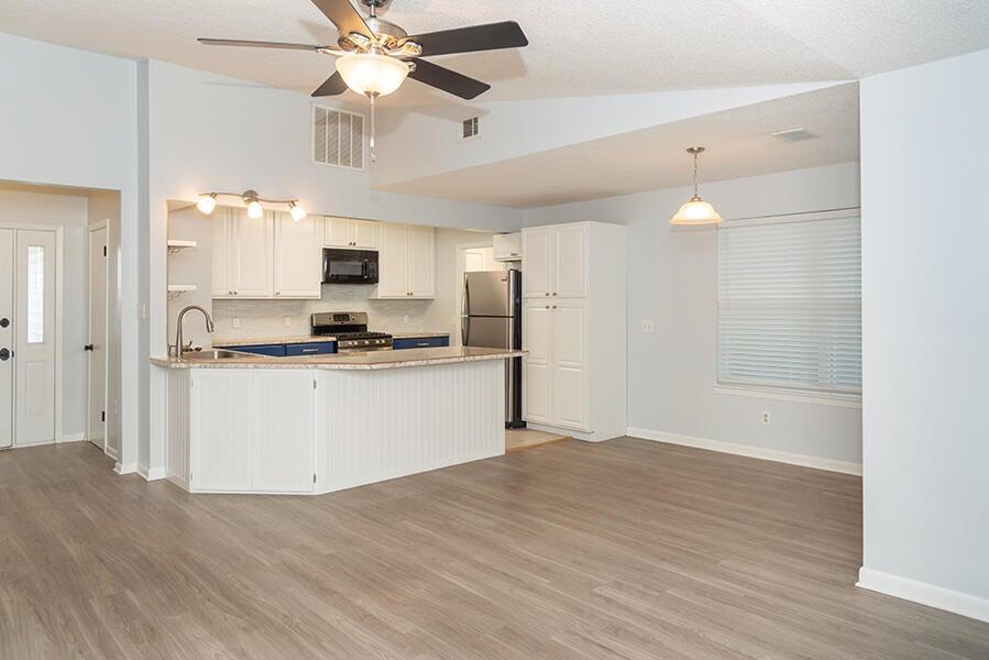 511 Woodland Park Circle Mary Esther FL 32569