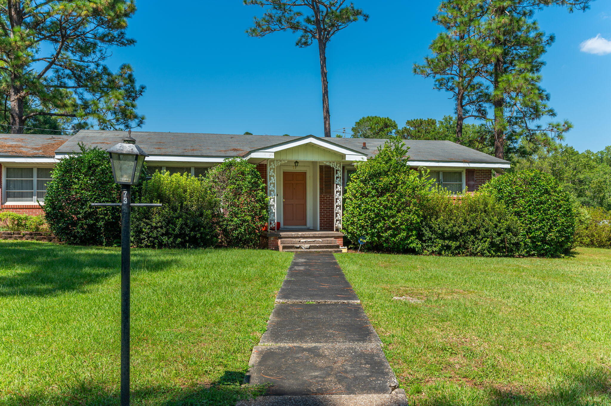 73 Oaklawn Square Defuniak Springs FL 32435