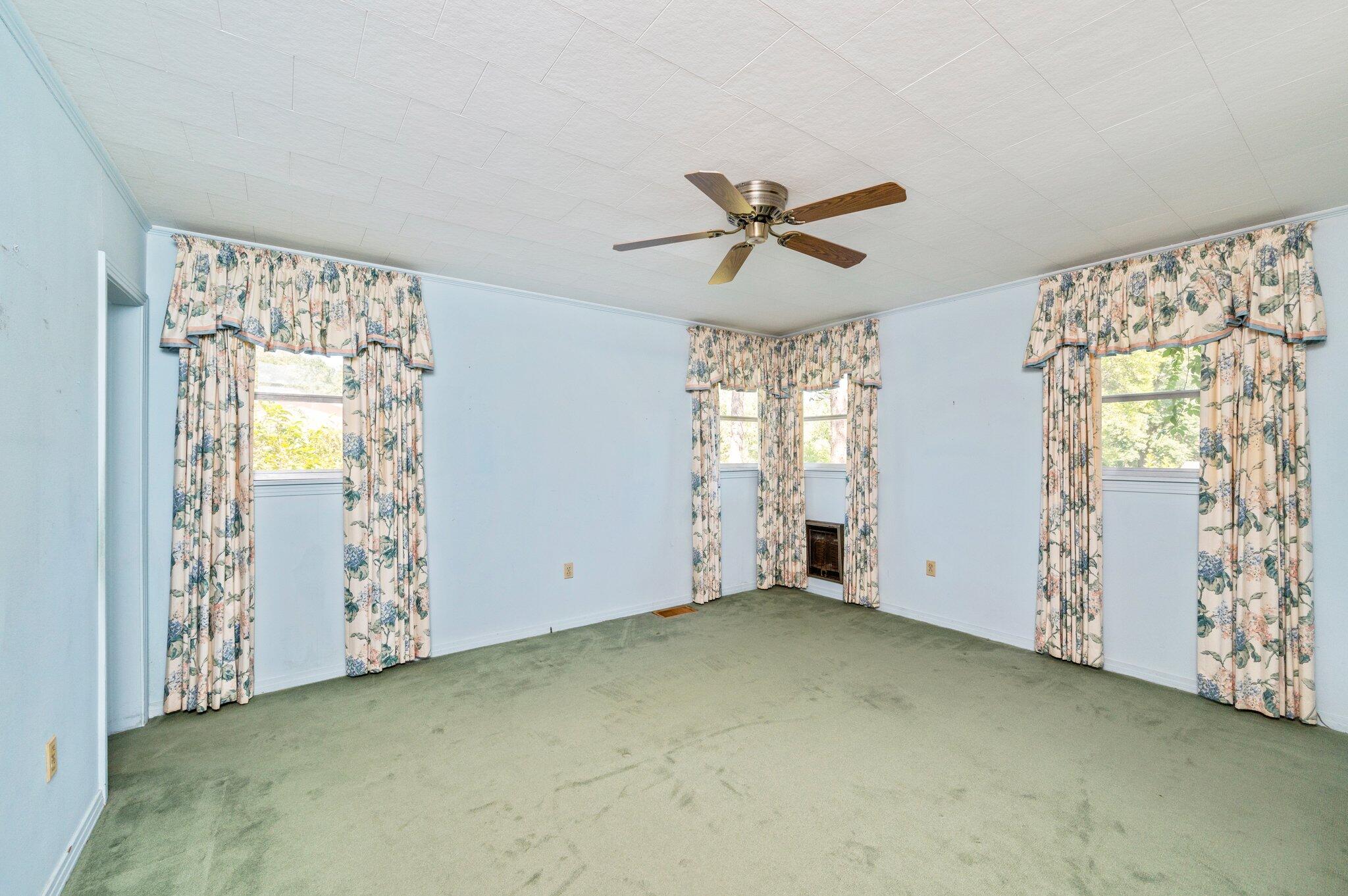73 Oaklawn Square Defuniak Springs FL 32435