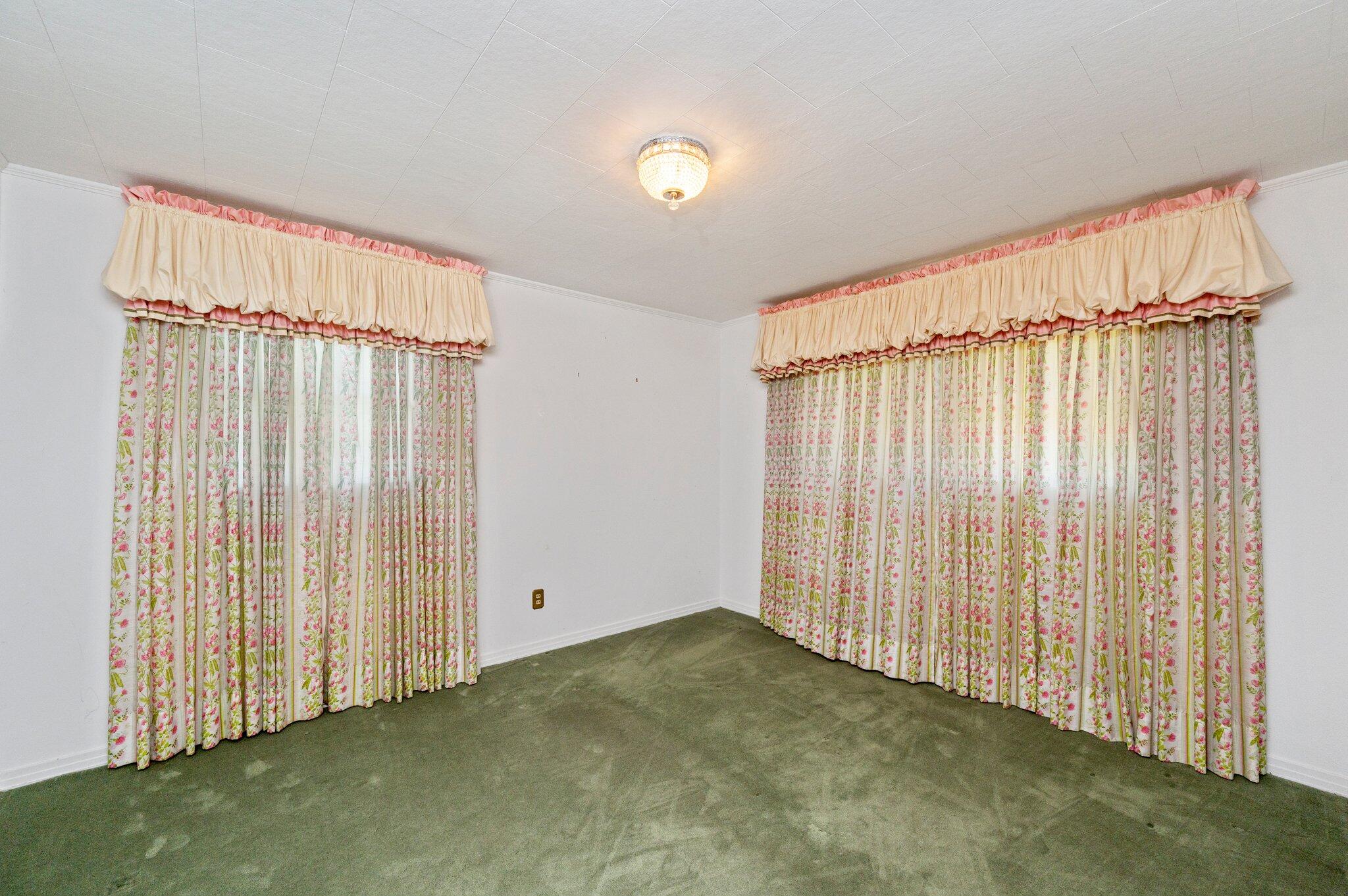 73 Oaklawn Square Defuniak Springs FL 32435