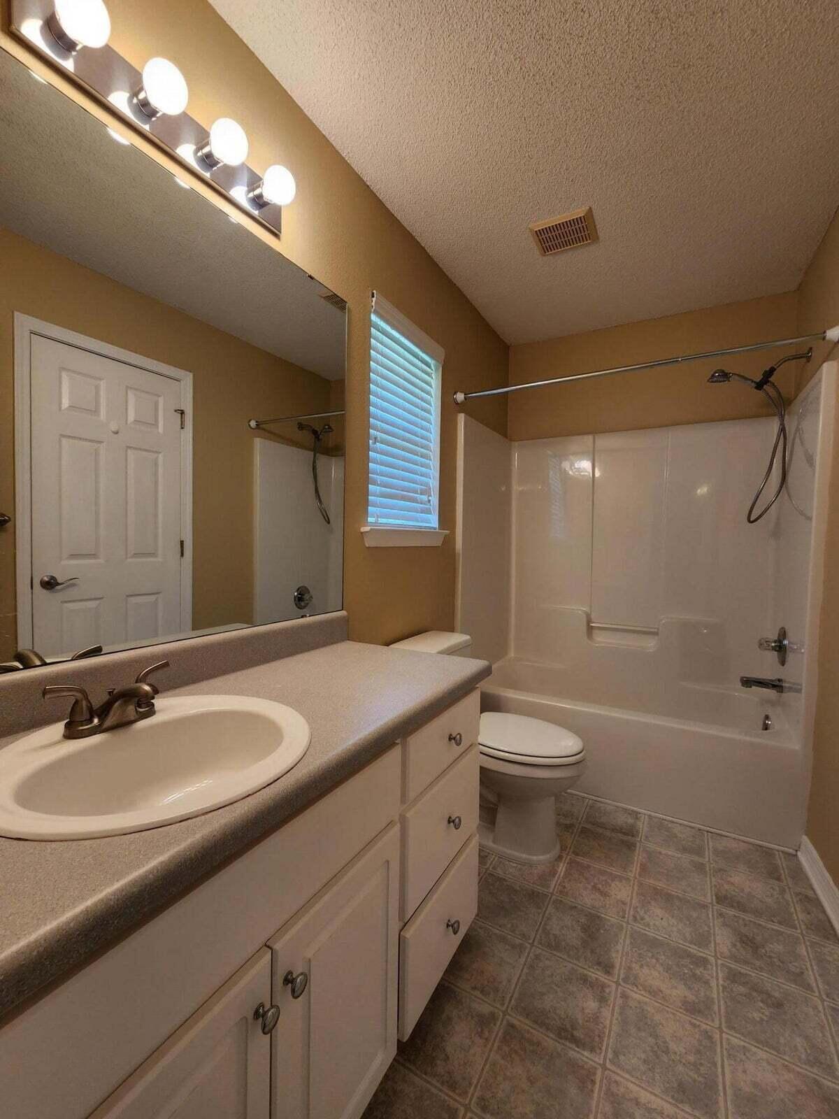 2359 Heritage Circle Navarre FL 32566