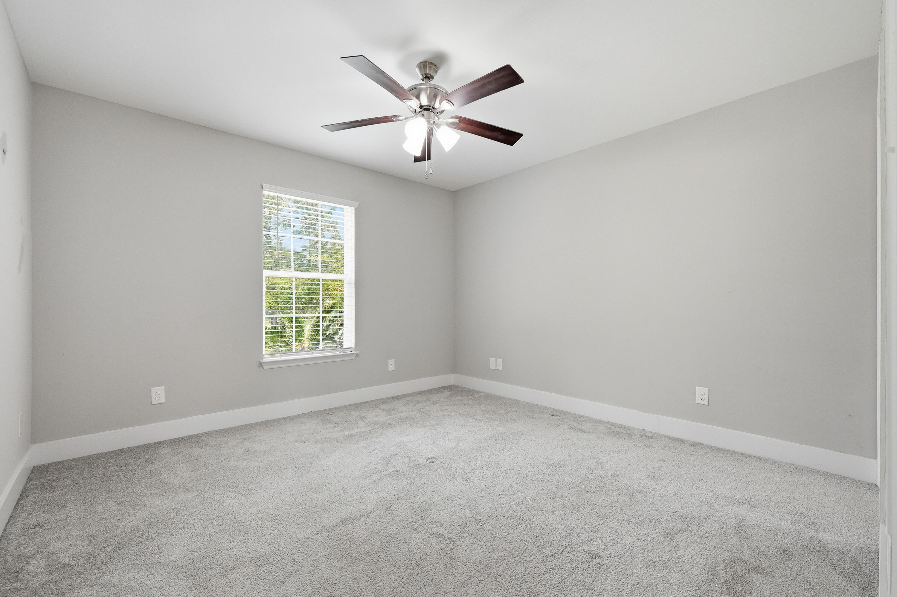 254 E Iris Lane Defuniak Springs FL 32433