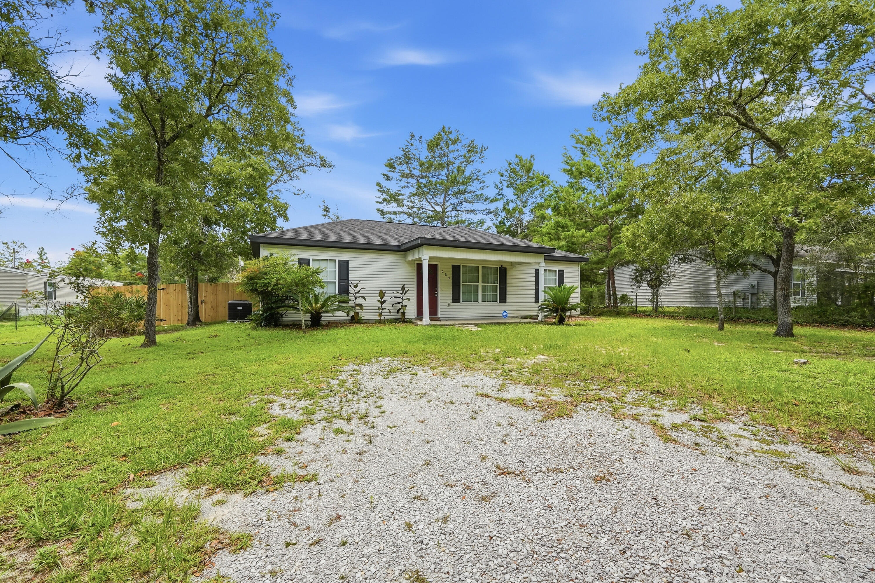 254 E Iris Lane Defuniak Springs FL 32433