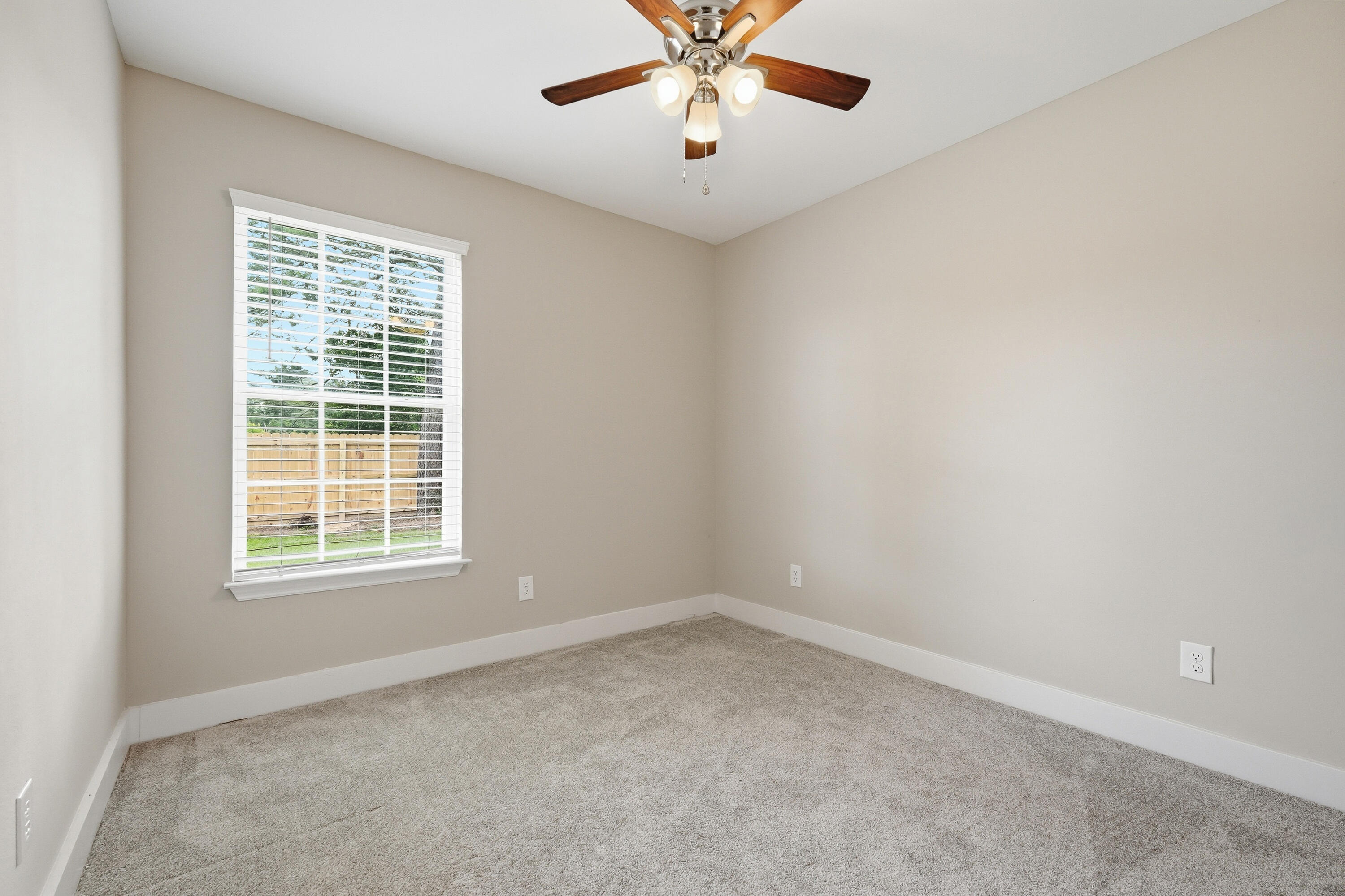 254 E Iris Lane Defuniak Springs FL 32433