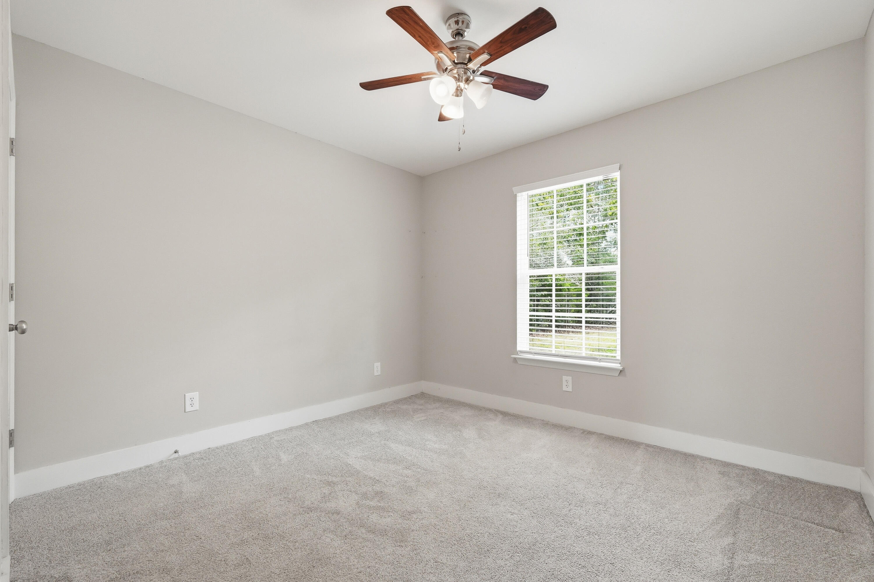 254 E Iris Lane Defuniak Springs FL 32433