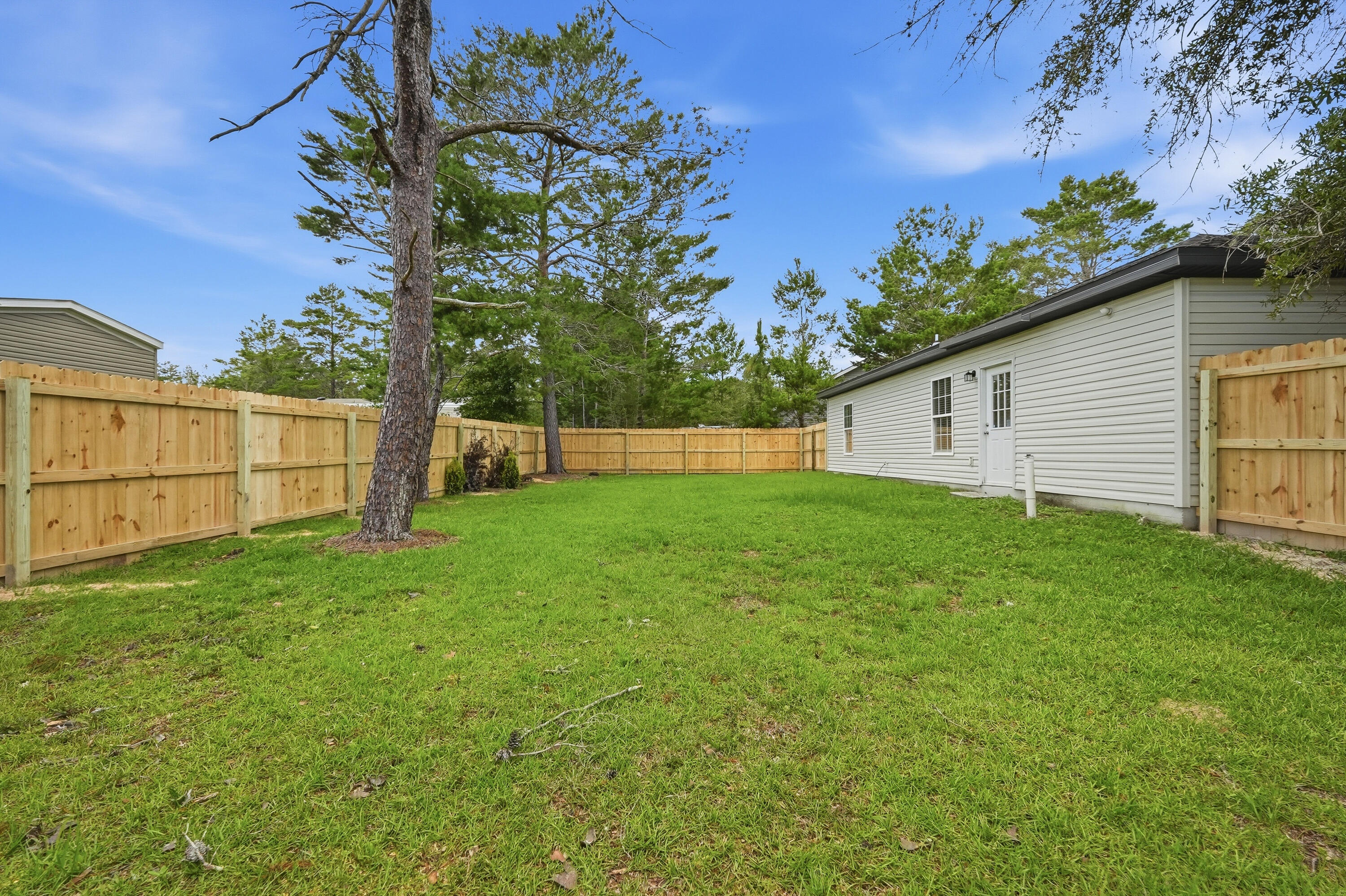 254 E Iris Lane Defuniak Springs FL 32433
