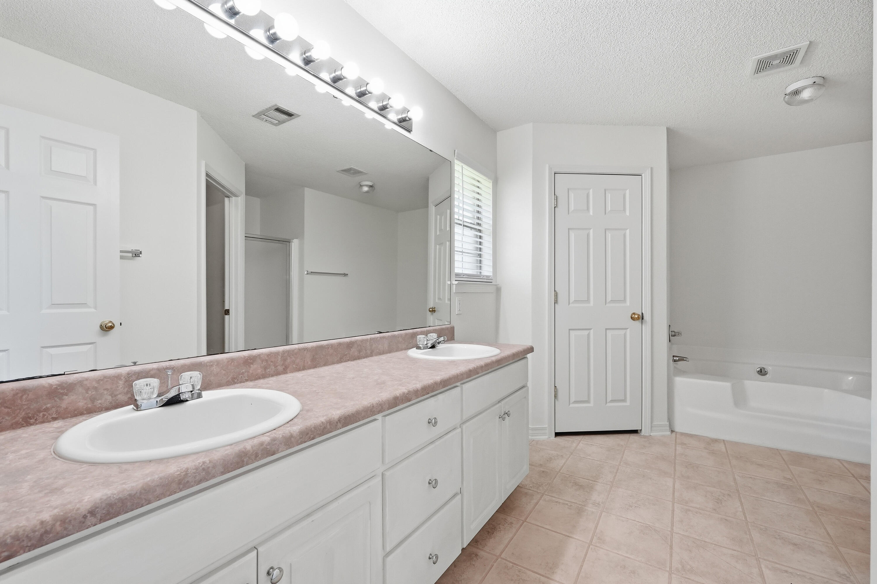2030 Hawthorne Drive Navarre FL 32566