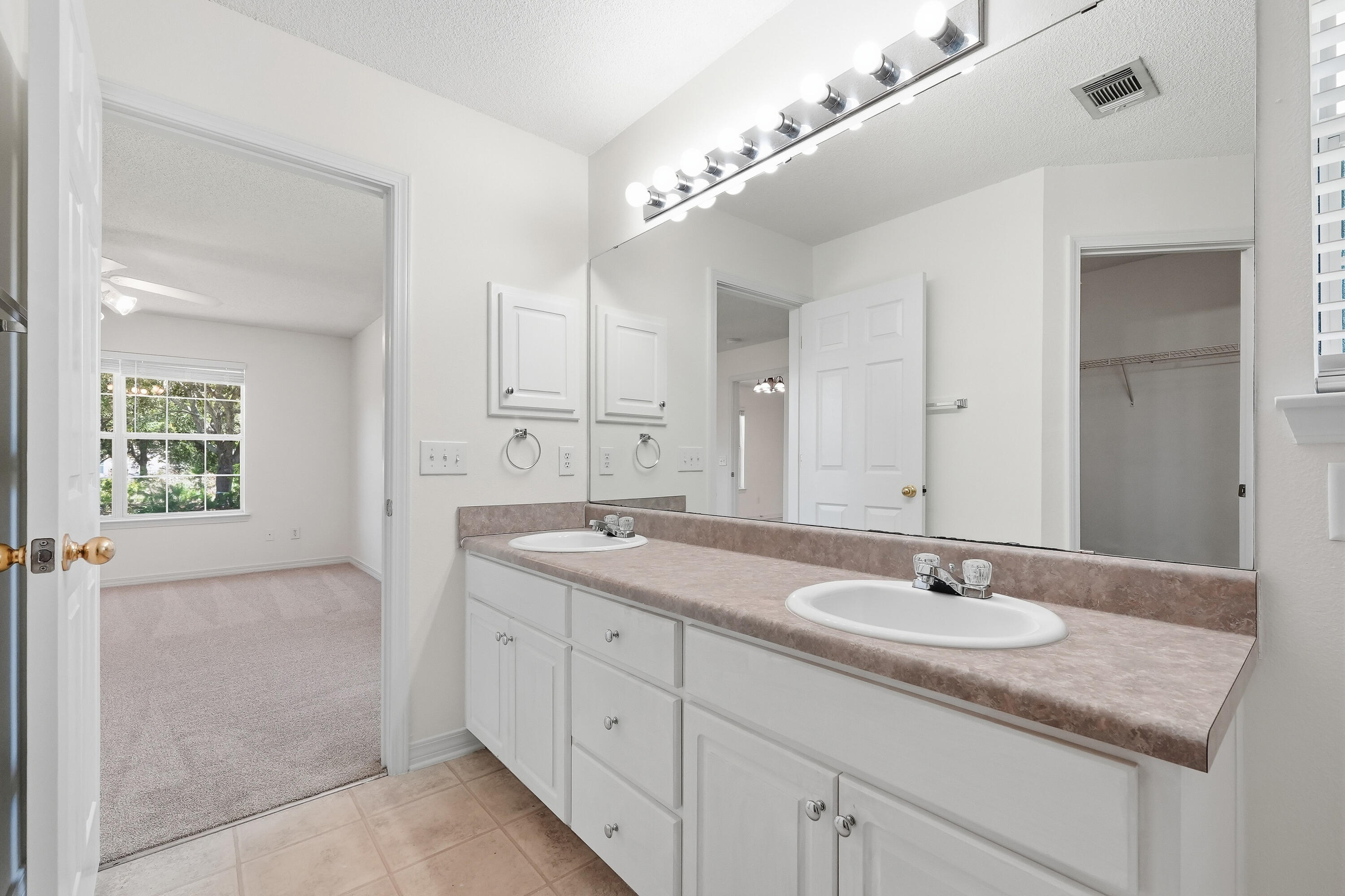 2030 Hawthorne Drive Navarre FL 32566