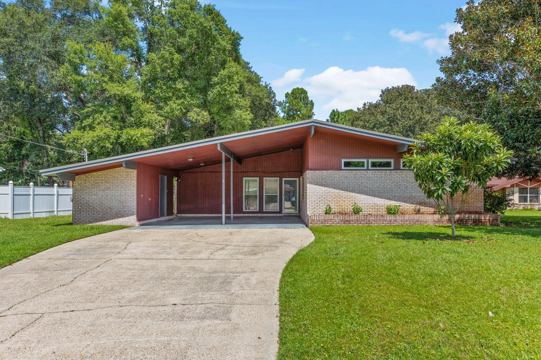 111 Mcewen Drive Niceville FL 32578