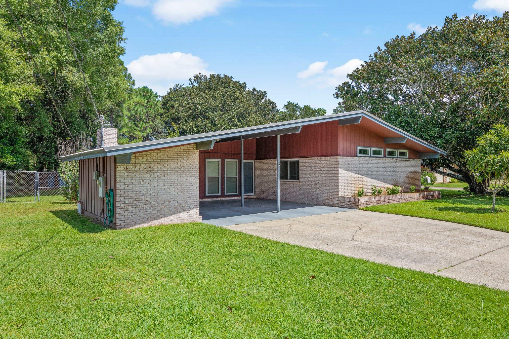 111 Mcewen Drive Niceville FL 32578