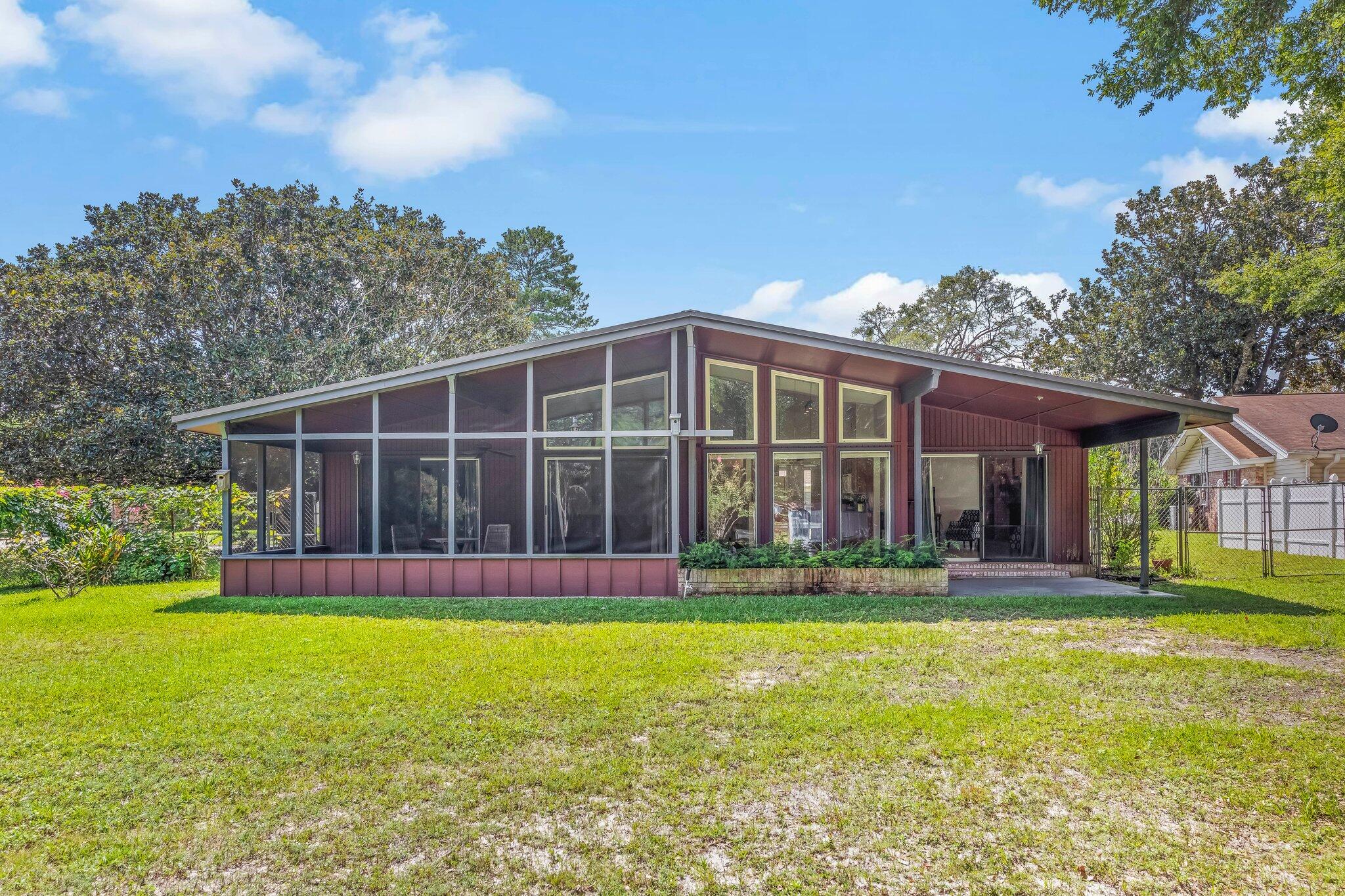 111 Mcewen Drive Niceville FL 32578