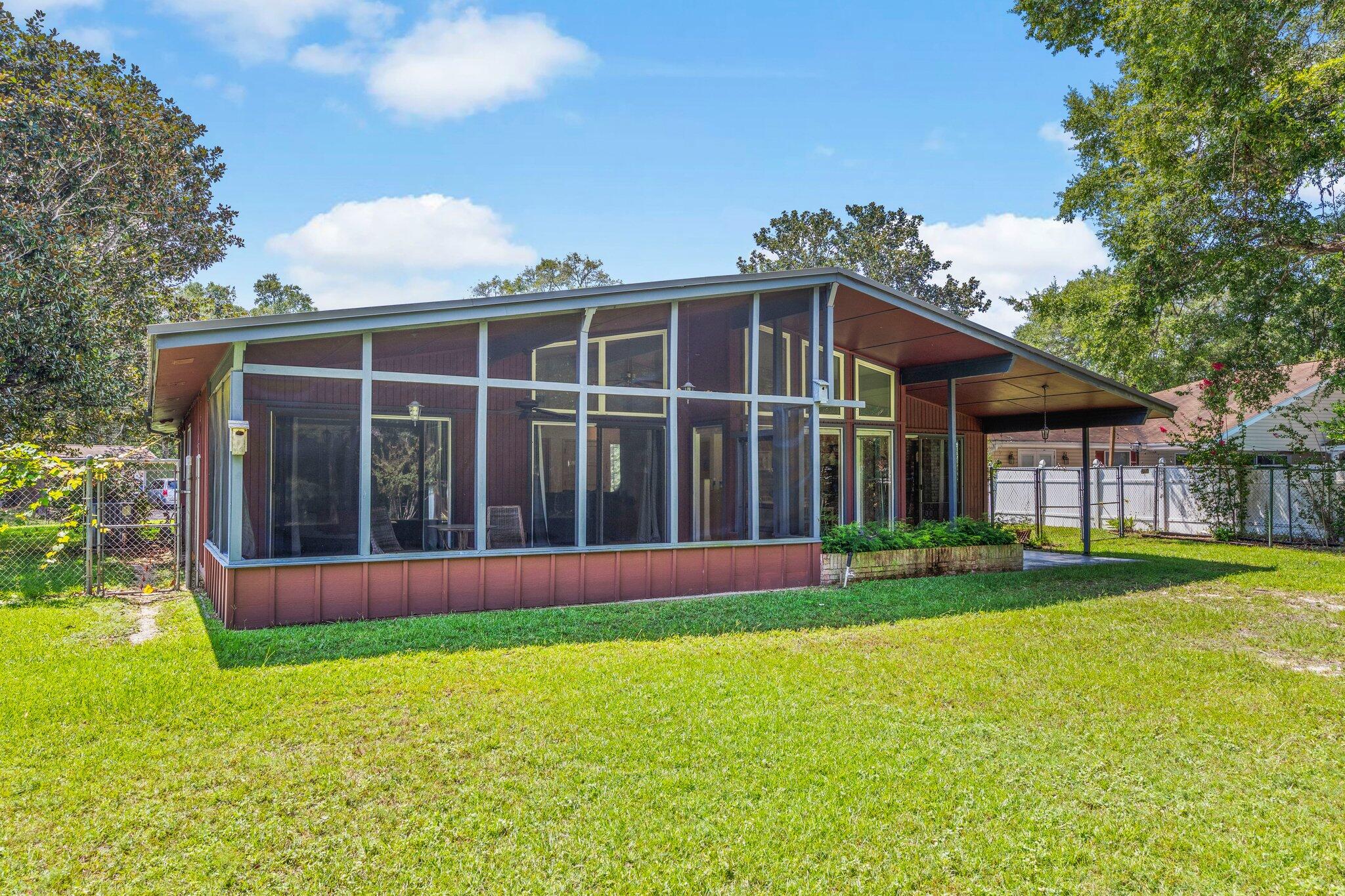 111 Mcewen Drive Niceville FL 32578