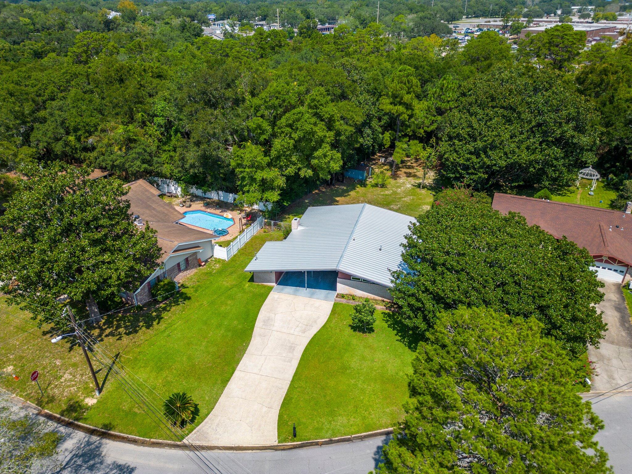 111 Mcewen Drive Niceville FL 32578