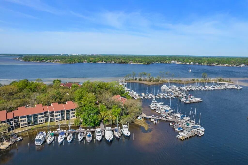 1940 Bluewater Boulevard Niceville FL 32578