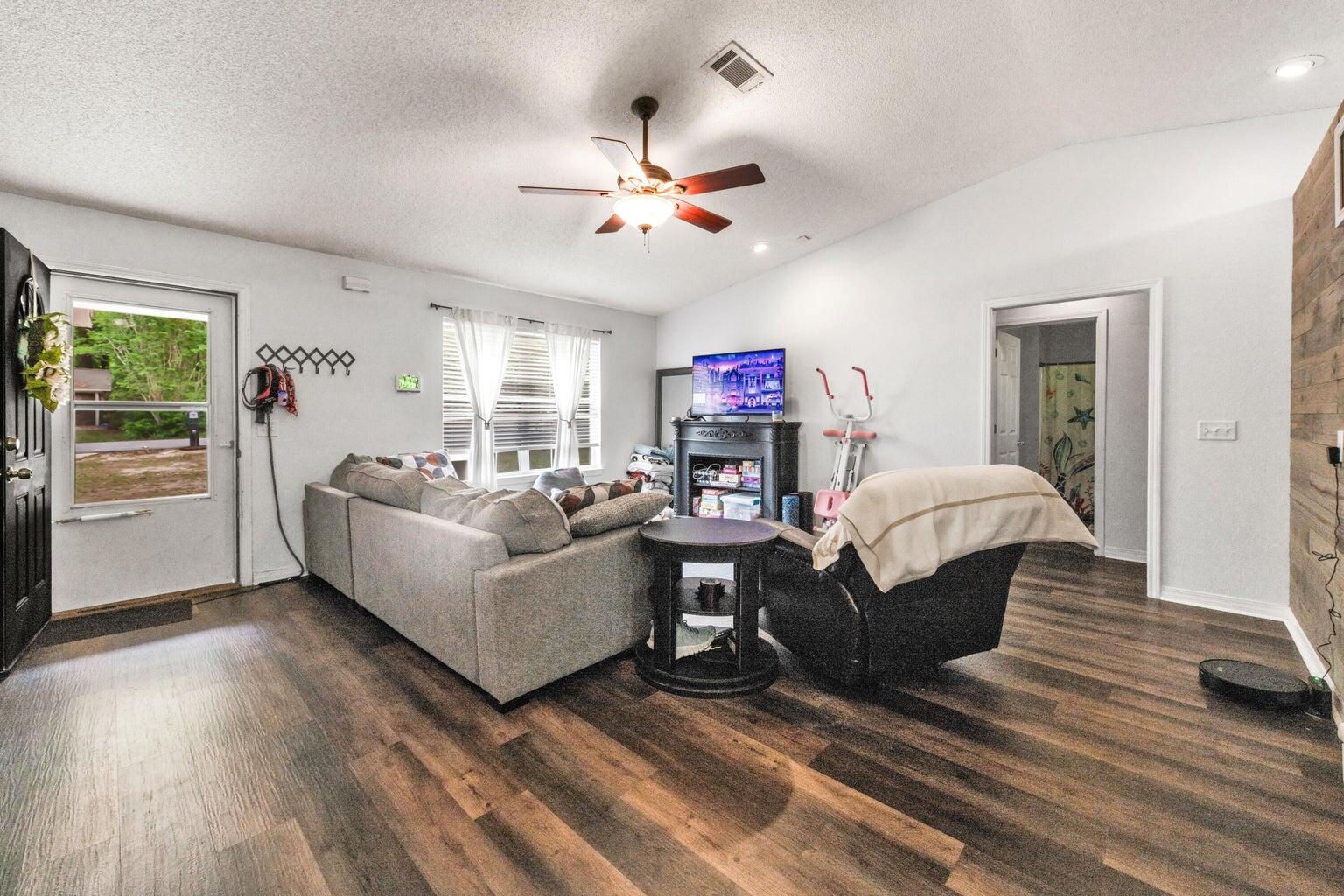 5246 Sewell Road Milton FL 32570