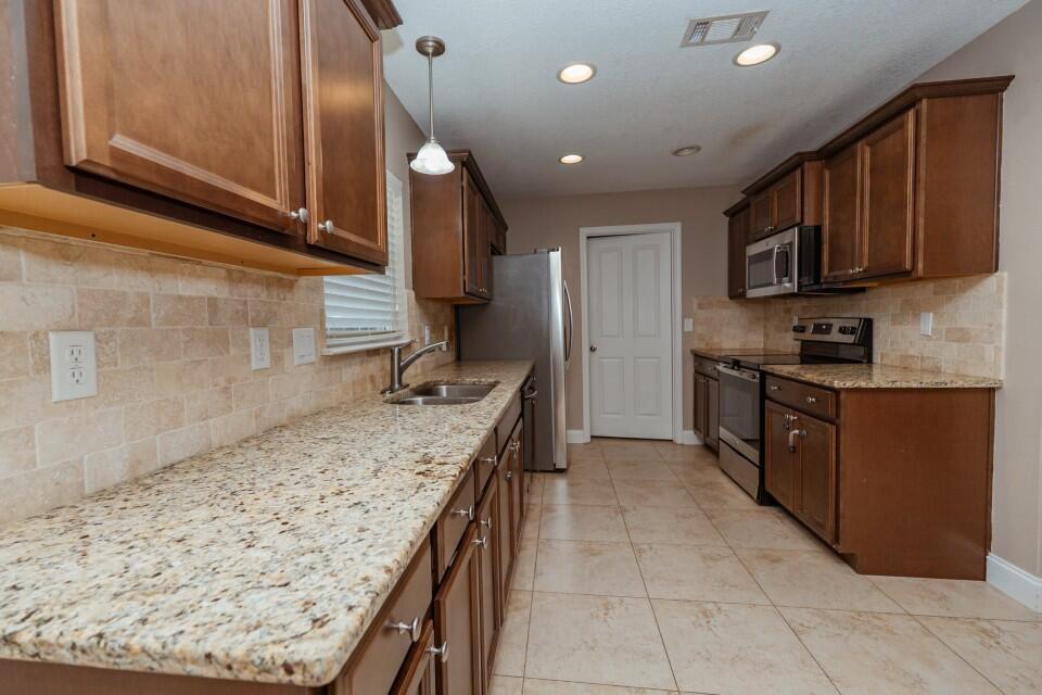 401 E Field Avenue Crestview FL 32539