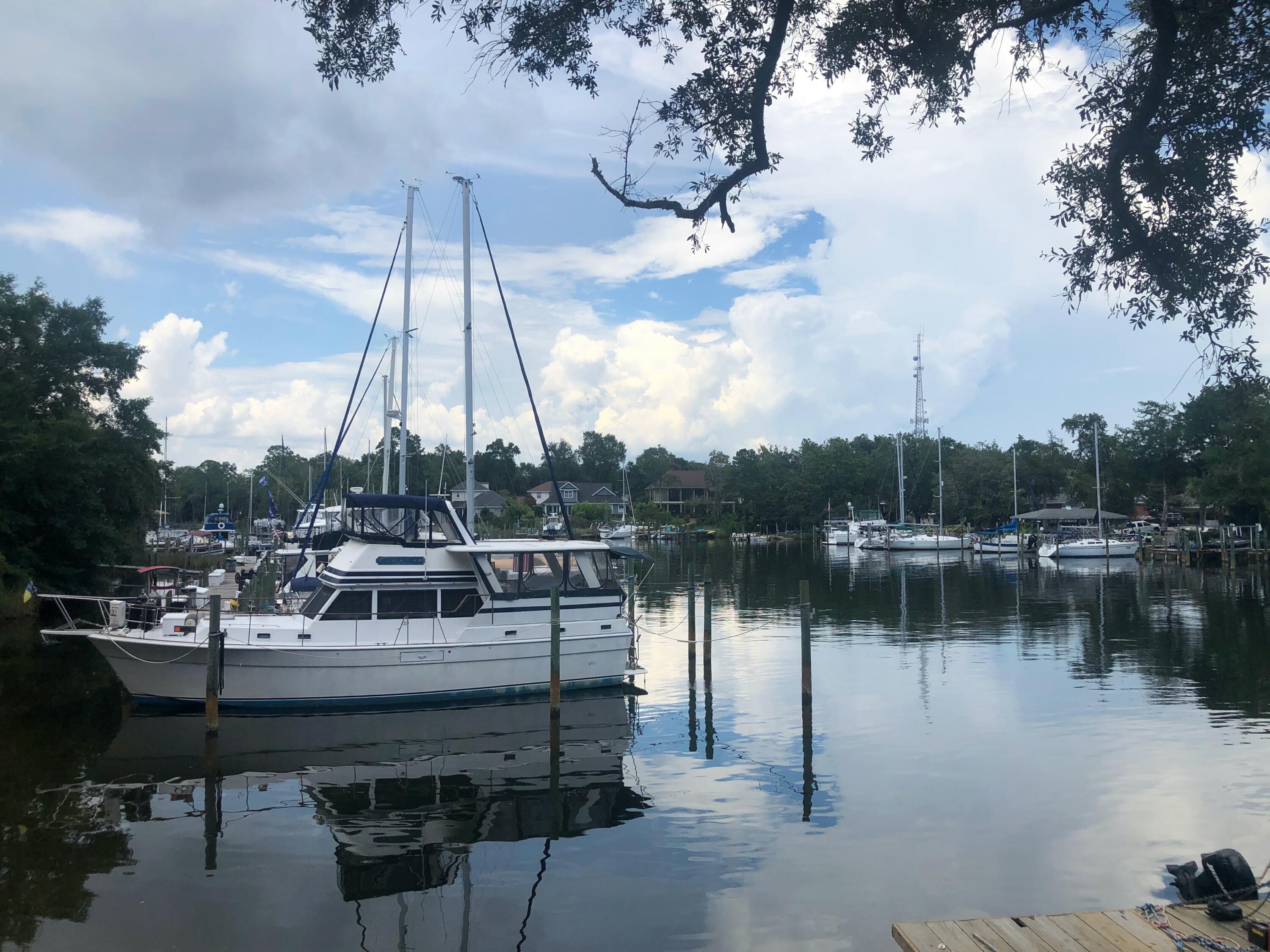 300 Yacht Club Drive Niceville FL 32578
