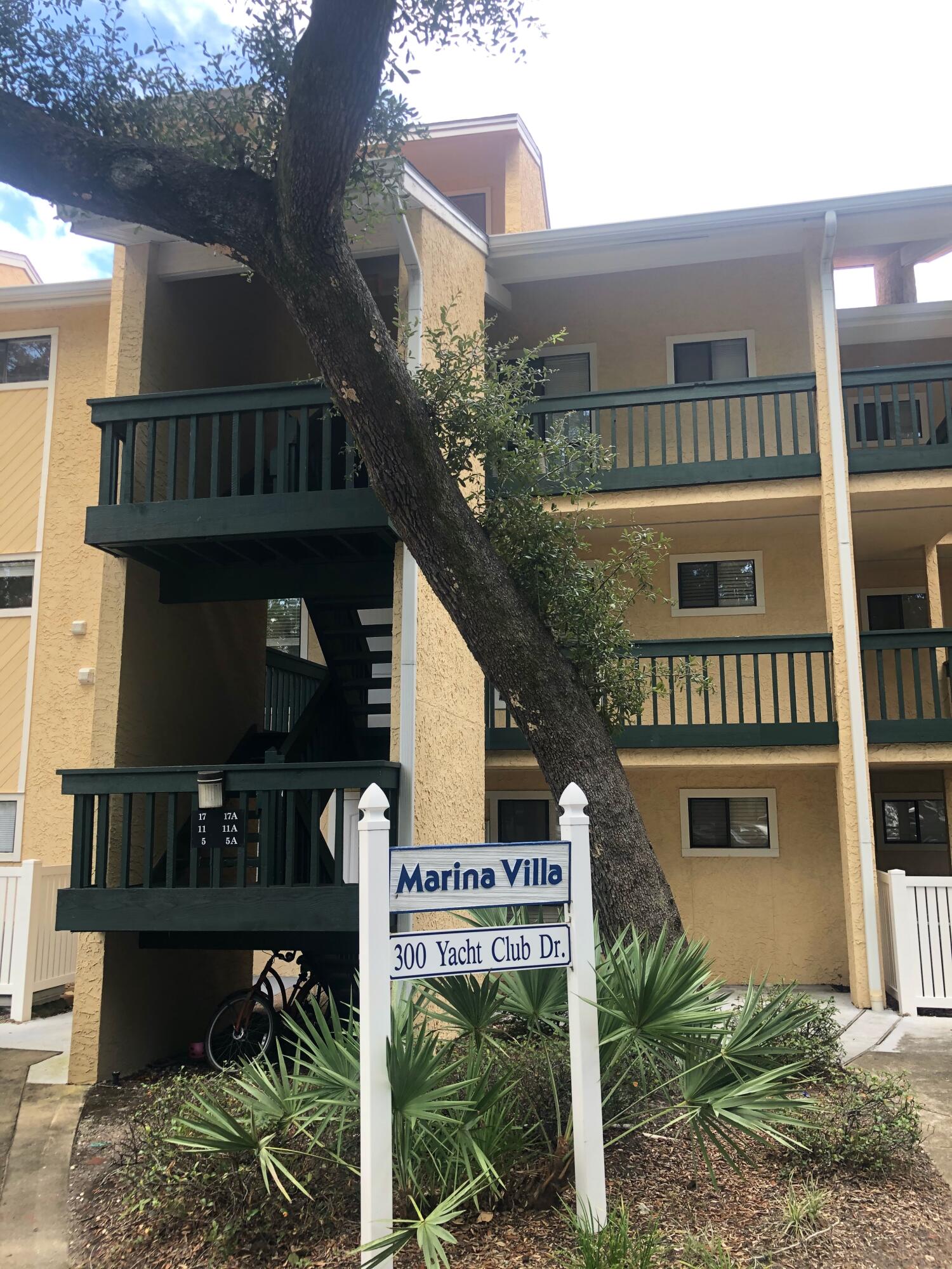 300 Yacht Club Drive Niceville FL 32578