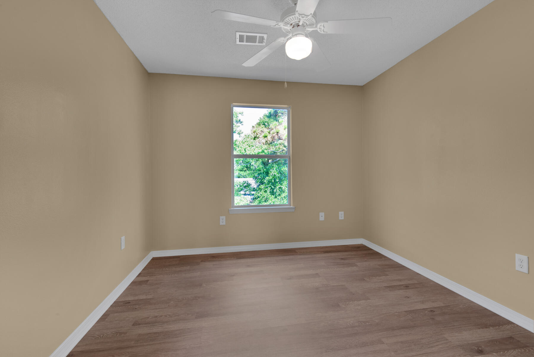 2125 Tom Street Navarre FL 32566