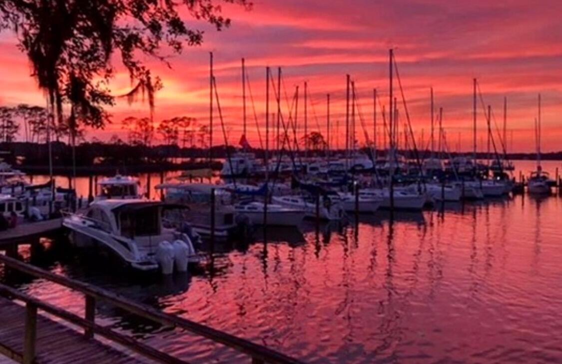 300 Yacht Club Drive Niceville FL 32578
