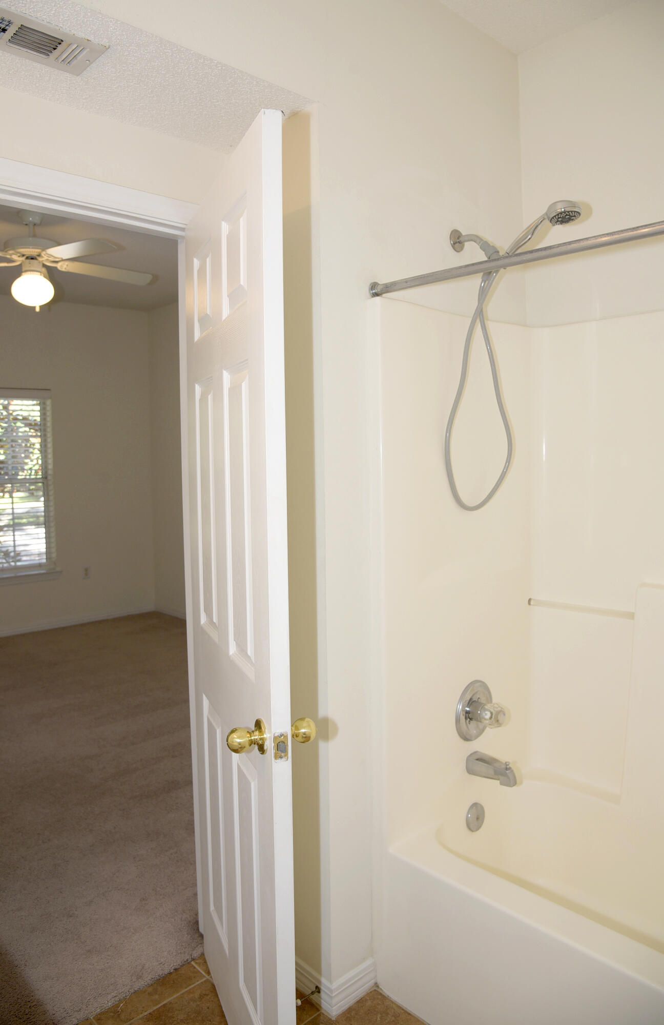 1501 N Partin Drive Niceville FL 32578