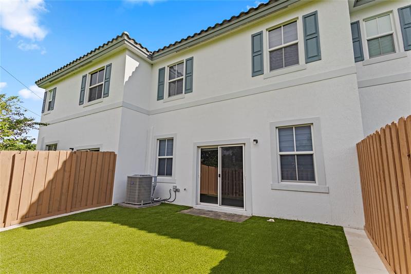 4614 NW 120th Way Coral Springs FL 33076