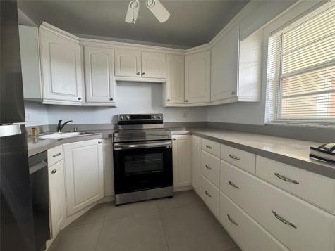 9235A Lagoon Place Davie FL 33324