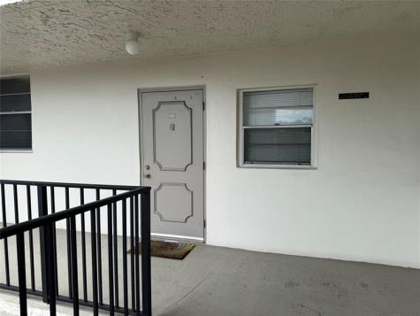 9235A Lagoon Place Davie FL 33324
