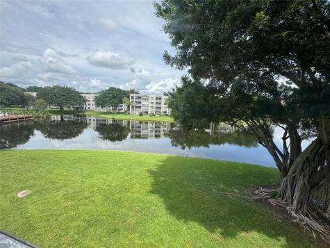 9235A Lagoon Place Davie FL 33324