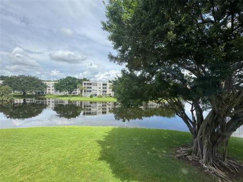 9235A Lagoon Place Davie FL 33324