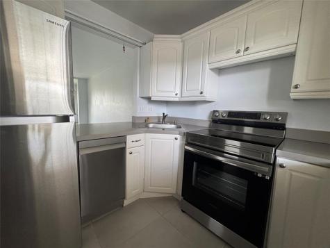 9235A Lagoon Place Davie FL 33324