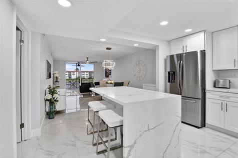 9623 S Hollybrook Lake Drive Pembroke Pines FL 33025