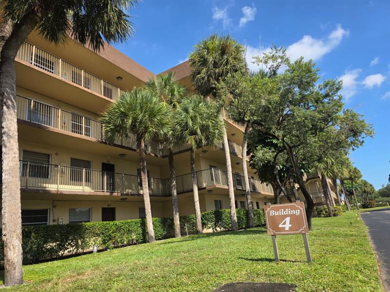 Lauderdale Lakes FL 33319