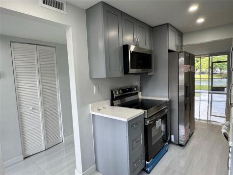 Lauderdale Lakes FL 33319