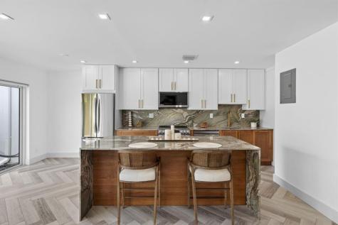 7 Coventry Way Wilton Manors FL 33305